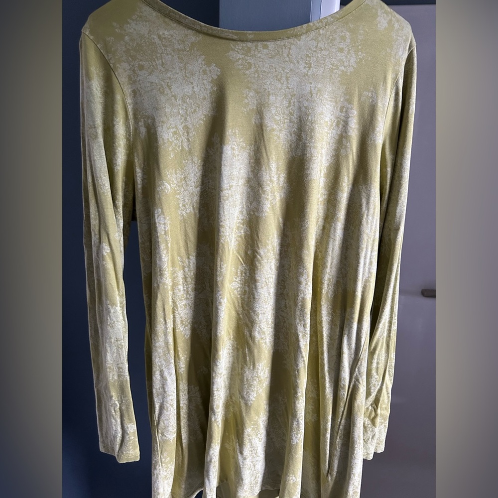 Long Sleeve Olive Scroll pattern tunic